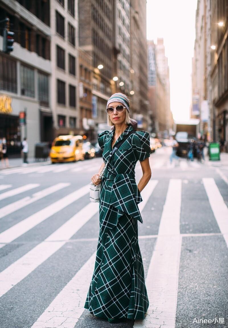 彩色格纹真是太耐看了，吸睛不说还减龄，今年夏天可别错过