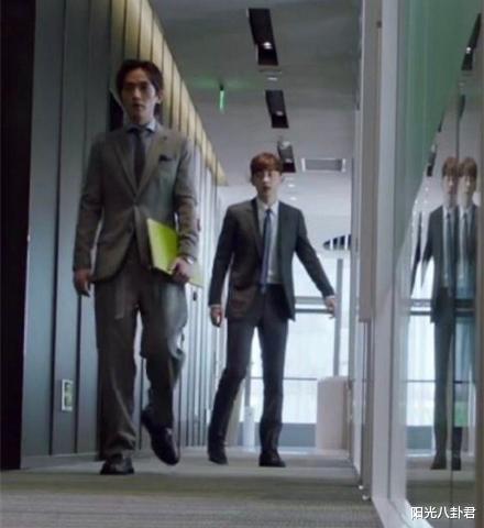 娱乐圈|溜肩、驼背、大肚腩，娱乐圈万众追捧的“男神”，空有一副好皮囊