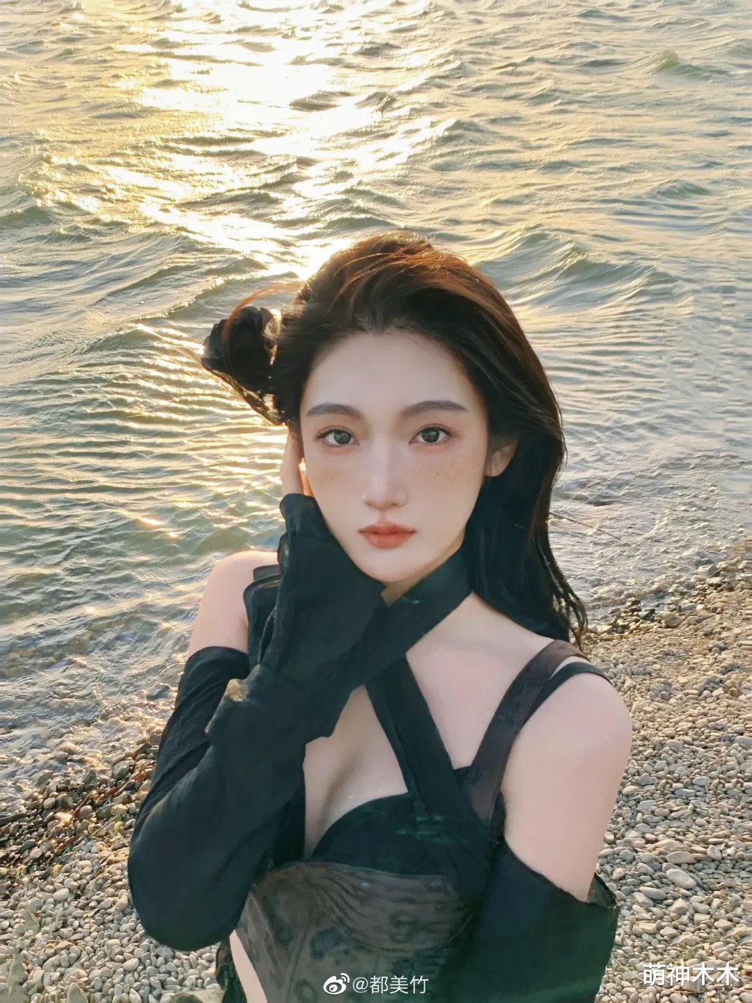 都美竹|都美竹大方承认整容，坦言耳软骨鼻骨都动过，对读书依旧渴望