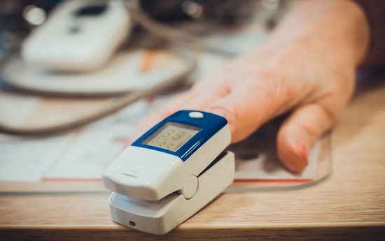 智能手表|“疯狂”的血氧仪抢不到,智能手表能成为备选吗?多家厂商回应