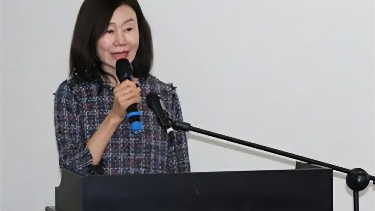 女副校长沈志莉落马记:58岁宛如20岁少女,生活奢靡沉迷恋整容!