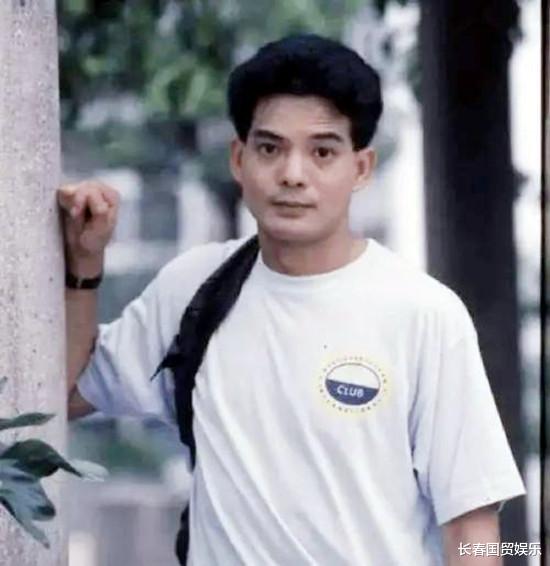 鸠摩智|还记得《天龙八部》中“鸠摩智”吗？68岁现身商演被赞接地气