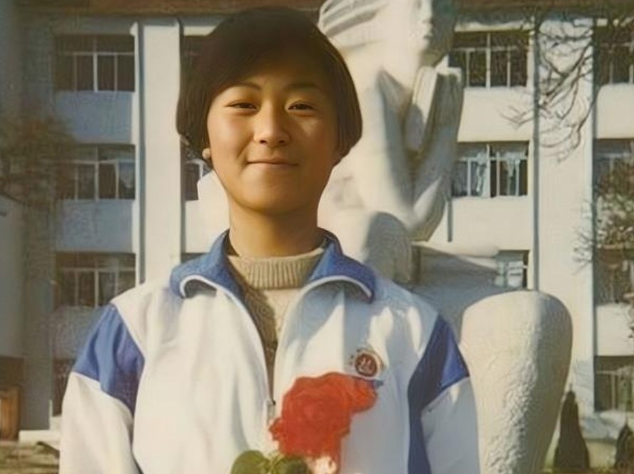 因拒绝给弟弟买房,女博士睡梦中被父亲砍死,判刑时:女儿白养了