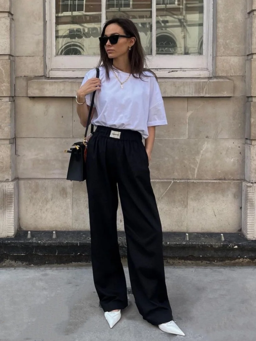 穿T恤时,一定不要再配牛仔裤了!瞧这些达人,这样穿是有多时髦