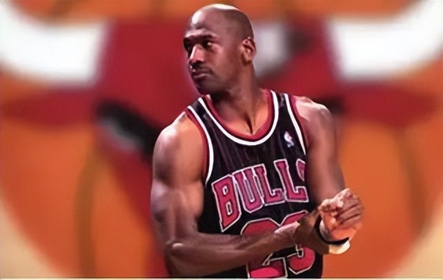 迈克尔·乔丹|科比用1180场拿下3000分，乔丹960场，詹姆斯和司机呢？