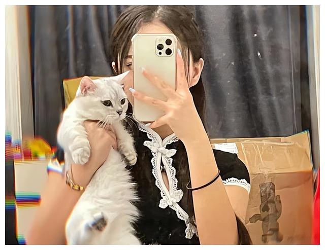 我最爱的家人|女网红异地恋分手,被“渣男”爆出自拍视频,本人回应:共有4段