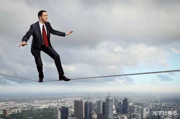 任正非|任正非的“活下来”,郁亮的“活下去”,购房者的“活着”