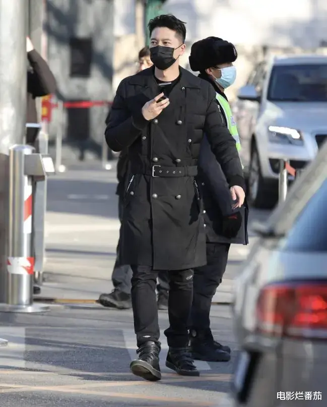 春晚|春晚四次联排：赵丽颖一笑迷人，张小斐美目顾盼，朱一龙走路生风