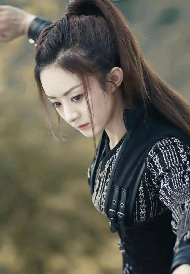 小姐姐|赵丽颖“告白气球”造型冷而不淡,隐约有“碧苍王”附体之感