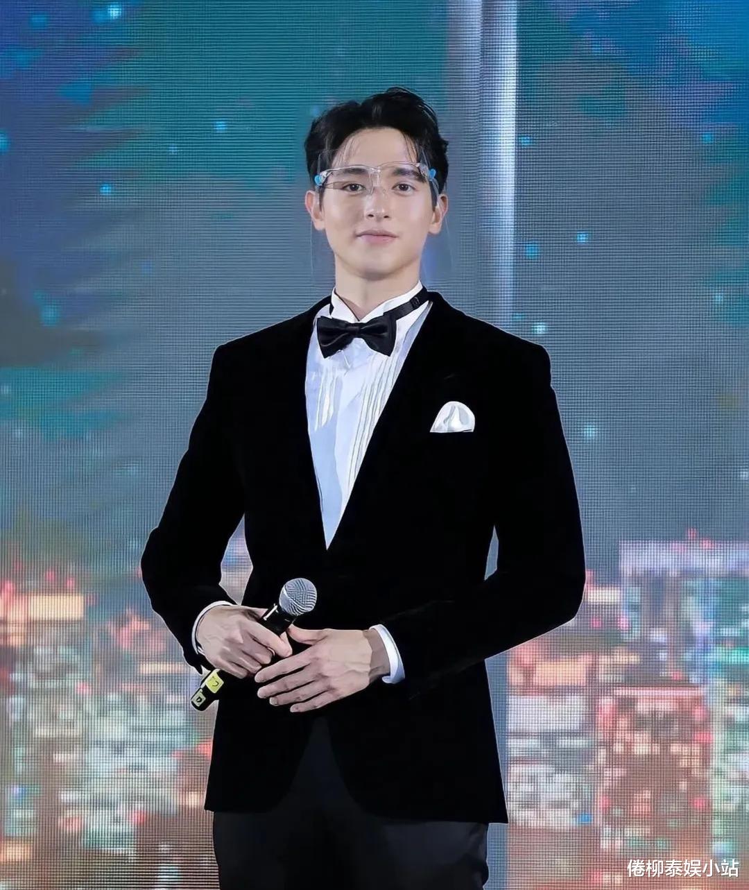 |泰星James J谈女友被网暴：我理解她，告诉她没有必要出去反驳别人