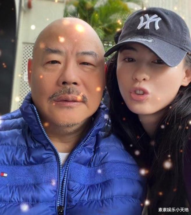 谢振南|张柏芝陪父亲张仁勇过中秋节,Quintus学老爸谢霆锋打拳击