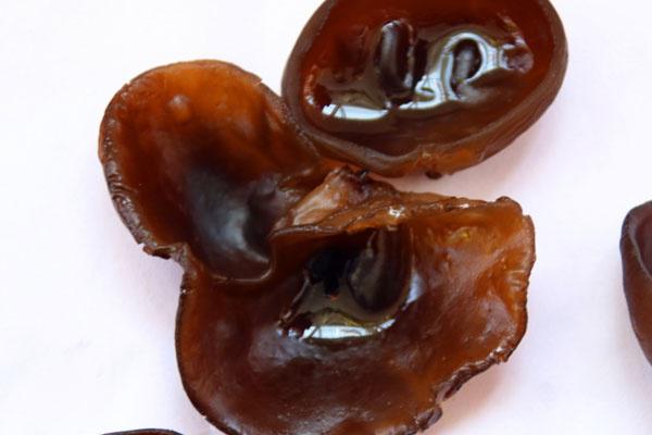 黑木耳|黑木耳和它一起蒸着吃,补充气血,色斑慢慢变淡