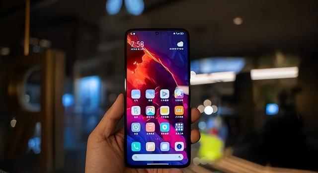 CPU|两千元价位也能一步到位,这4款手机配置全面,用五年没问题