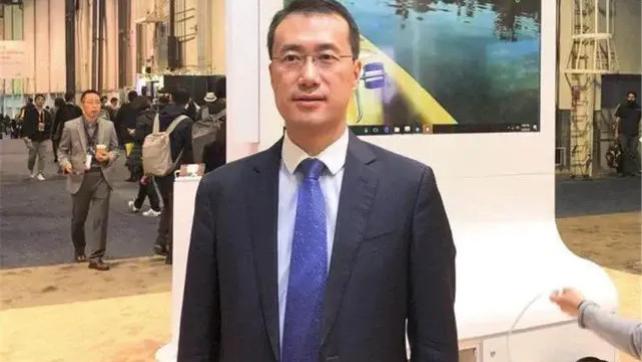 华为手机|余承东也承认，他才是华为手机的背后的大佬！