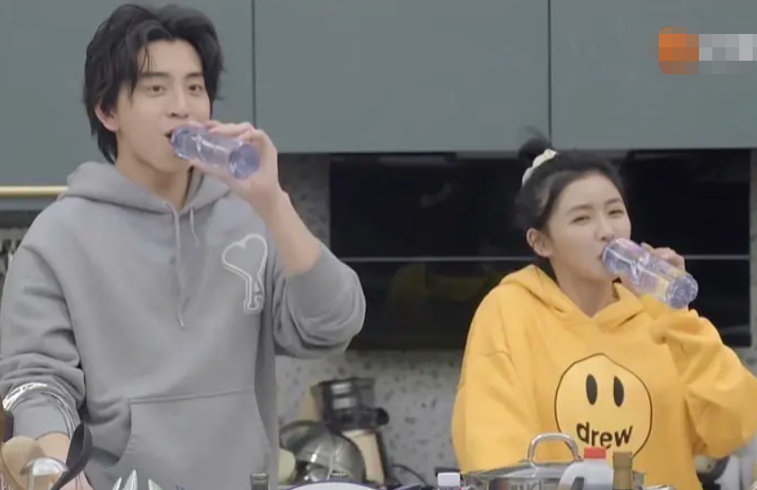 蔡卓宜|王大陆蔡卓宜官宣恋情!公开情侣身份秀恩爱,女方曾有一段婚史