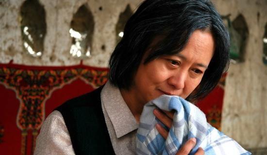 柏寒|演员柏寒：丈夫意外离世，她又患癌，留下儿子给海清养