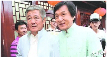 成龙|成龙60大寿时,赵本山送了一个5元钱礼物,成龙说:“现在拍卖200万谁要?”