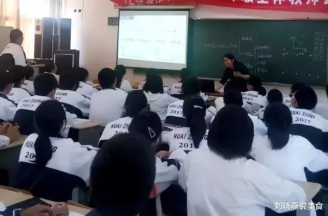 2001年贵州:16岁孪生姐妹毒杀双亲,被抓后称:成绩差,想要自由
