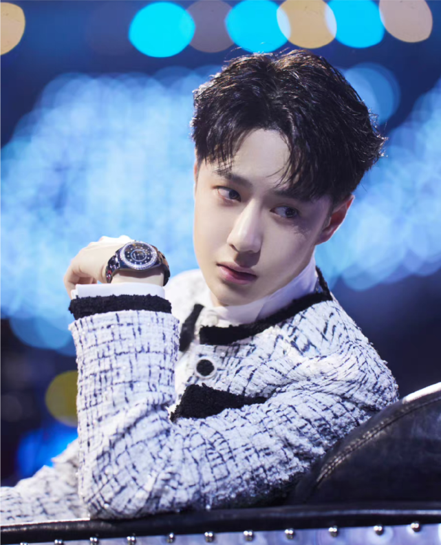 林依晨|王一博被造谣与香奈儿解约,粉丝霸气晒单撑腰,网友:都是富婆!