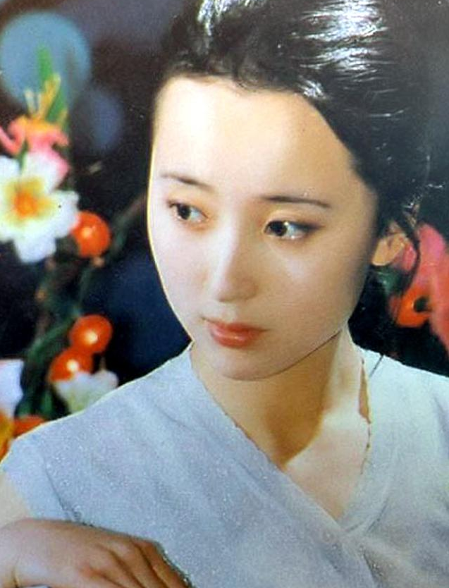 她冰清玉洁、楚楚动人，一生只为红楼梦林黛玉而生