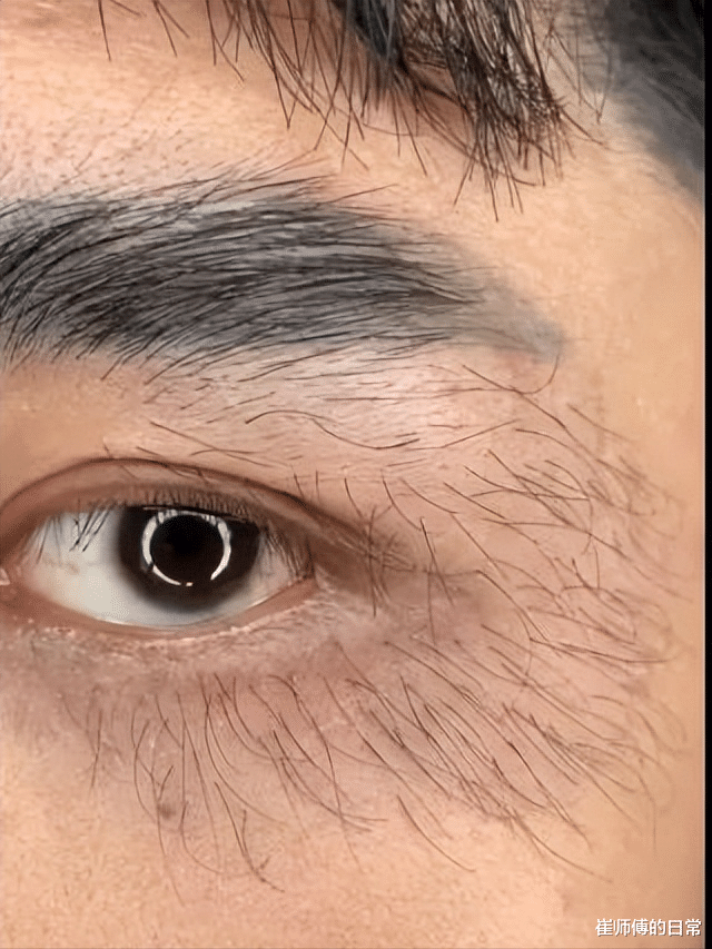 发型 把睫毛液当成眼霜的后果，看效果可以用到发际线试试