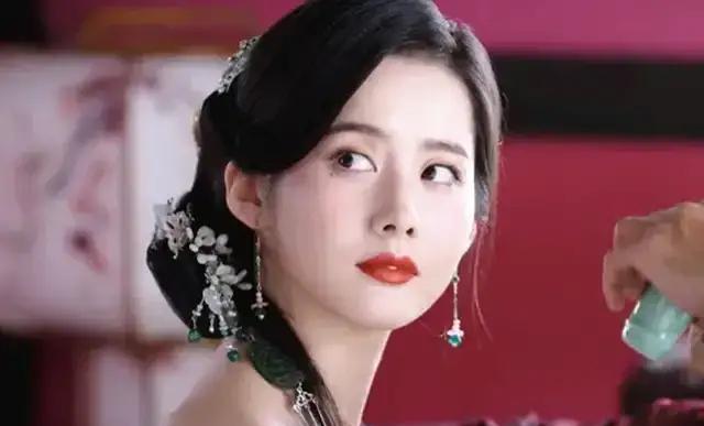 90后|90后都开始演妈了,跟剧中18岁儿子一同框,画面就尴尬了