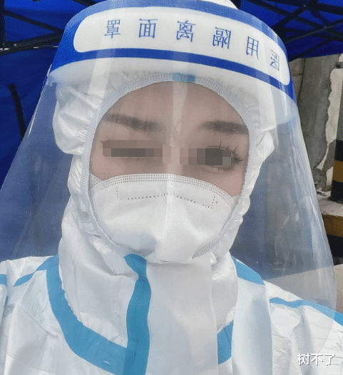 女孩|原形毕露的“核酸媛”惊人反转，性感摆拍的女网红，你别装了