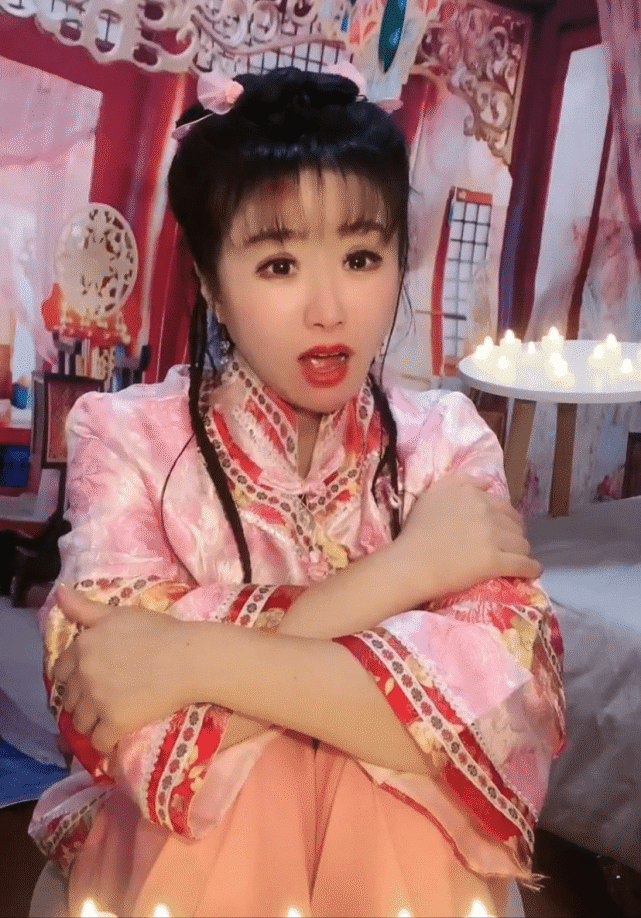 王思聪|女人，你成功引起了我的注意！网红紫薇被王思聪一个火箭治好了