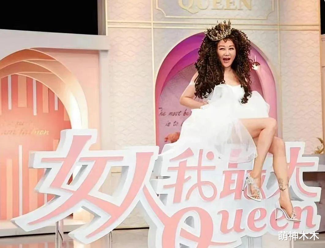 曹格|曹格吴速玲离婚后状态各不同,男方拍视频扮鬼脸,女方晒照秀身材