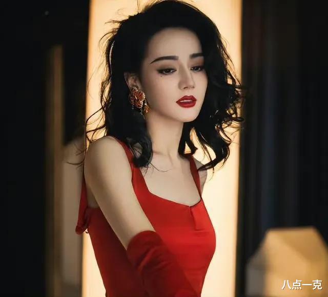 迪丽热巴|狗血升级!迪丽热巴发布婚纱大片,黄景瑜被曝曾结过婚