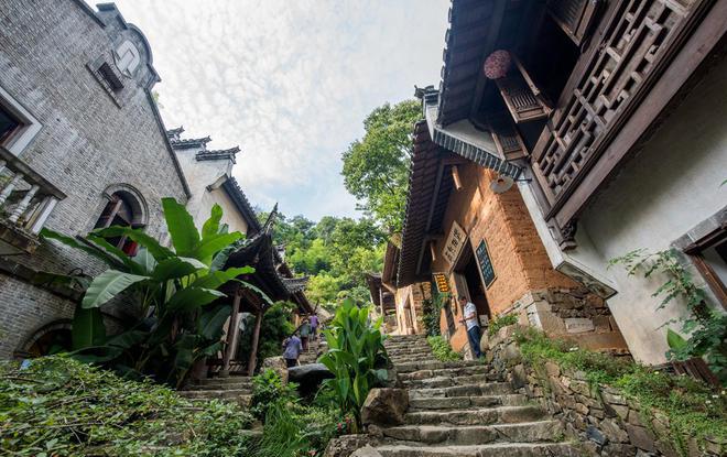 清迈|一座有着500年历史的古村，这里常年游人络绎不绝，你到那里玩过吗