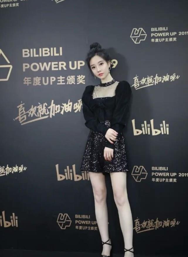 bilibili|从电竞仙女到“整容怪”，b站5000万签约的冯提莫，为何如今人气如此低迷？