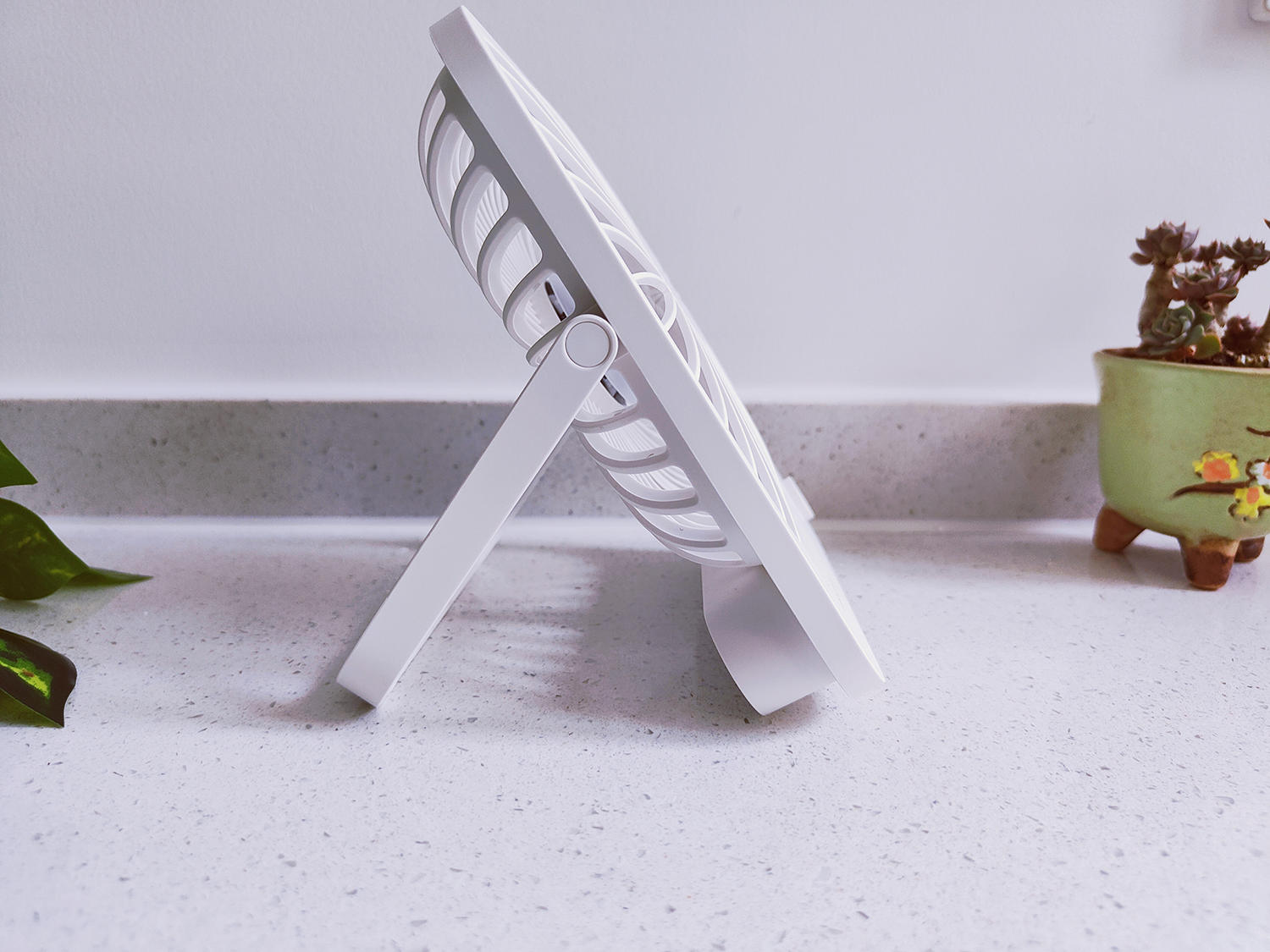 夏日炎炎,有你微风习习,几素轻薄桌面扇体验