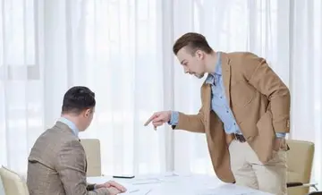 利益冲突|职场小人，不要和同事做朋友，不要和你共同的利益冲突