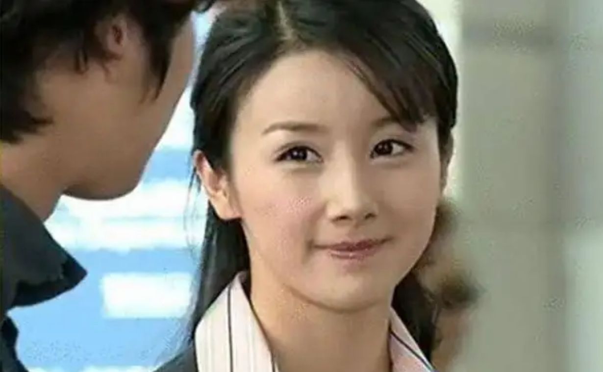 孙菲菲|古装第一美人孙菲菲:获金庸超高评价,被导演侄子暴打后星途尽毁