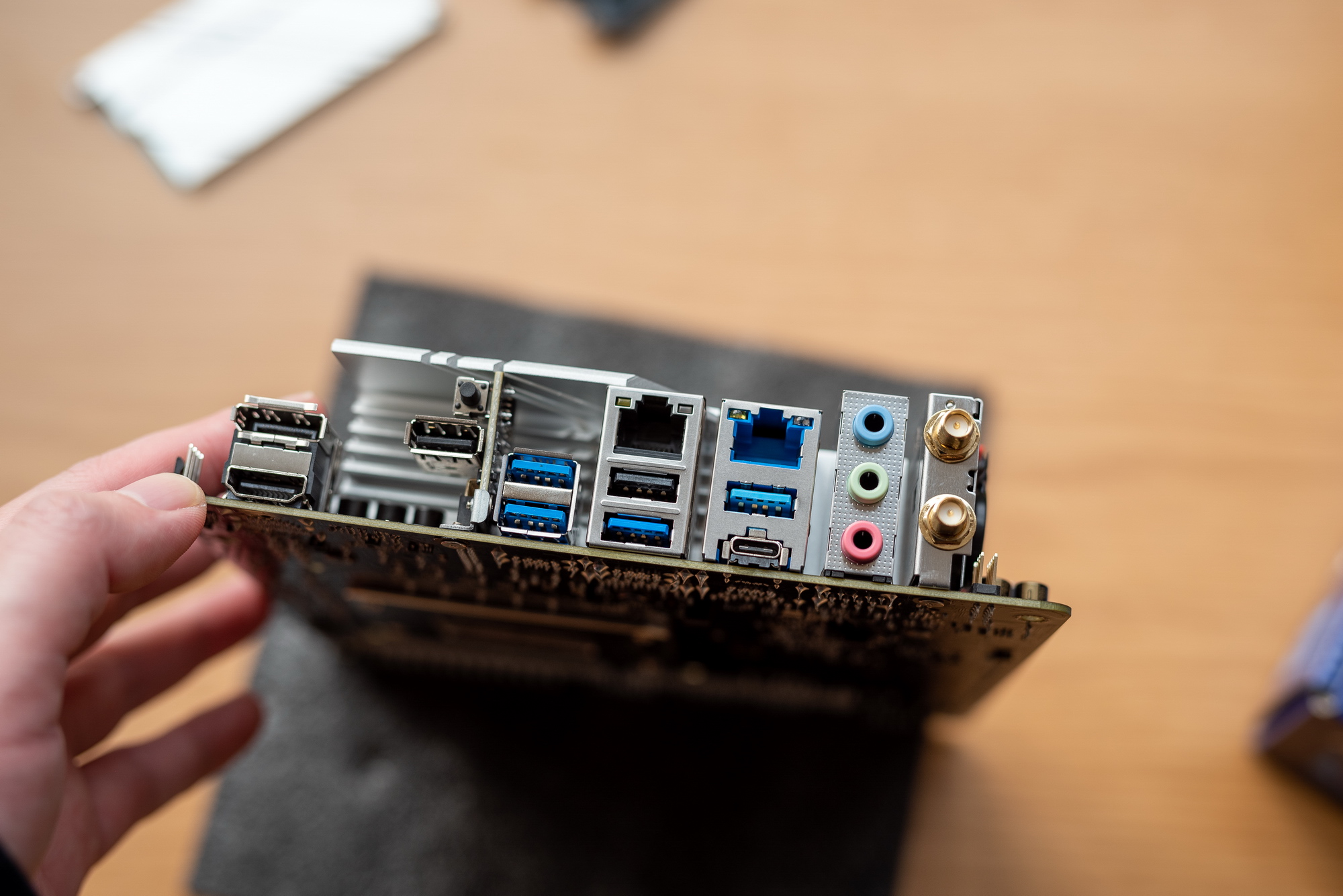 显卡|网红款桌面ITX小钢炮: SSUPD Meshlicious