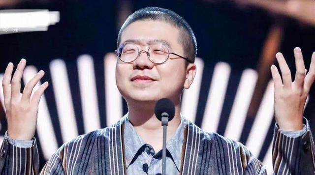 李诞|时隔一年才明白,李诞和黑尾酱当时的感情观,离婚早已成必然!