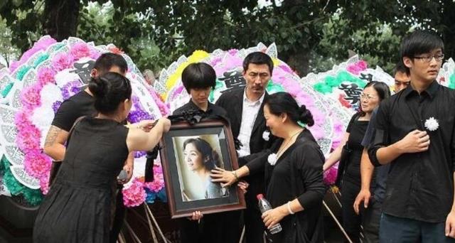 |“神剧专业户”张子健，前妻患癌执意离婚，后娶清华才女得幸福