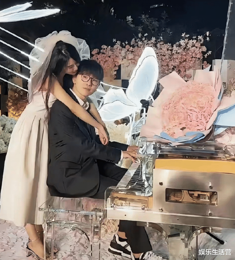 陈慧敏|“蓝精灵”陈慧敏,获冬冬高调求婚,求婚时间有深意,安全感满满