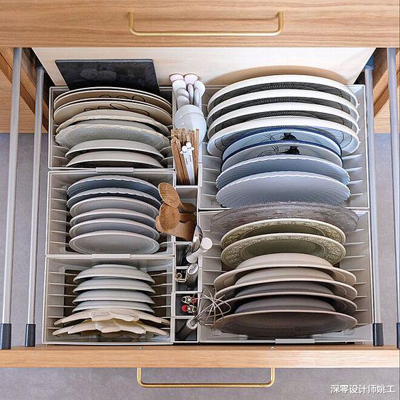 碗碟全放在台面上杂乱无章,听取这4个小建议,还你一个宽敞整洁厨房