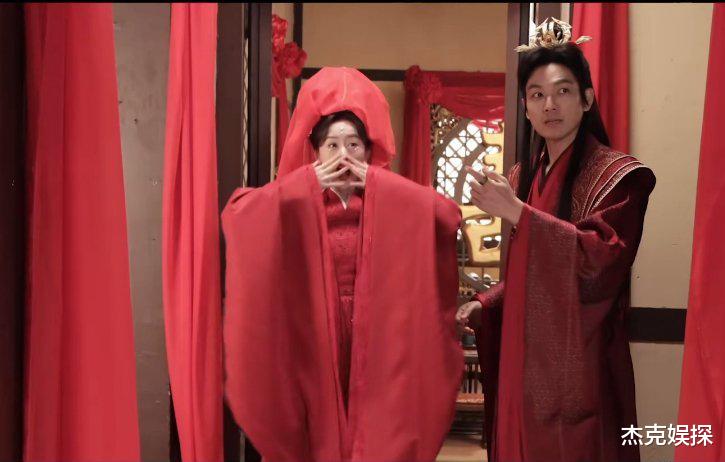 钟汉良|48岁钟汉良新剧颜值下滑,脸部皱纹多显苍老,被指与袁冰妍像父女