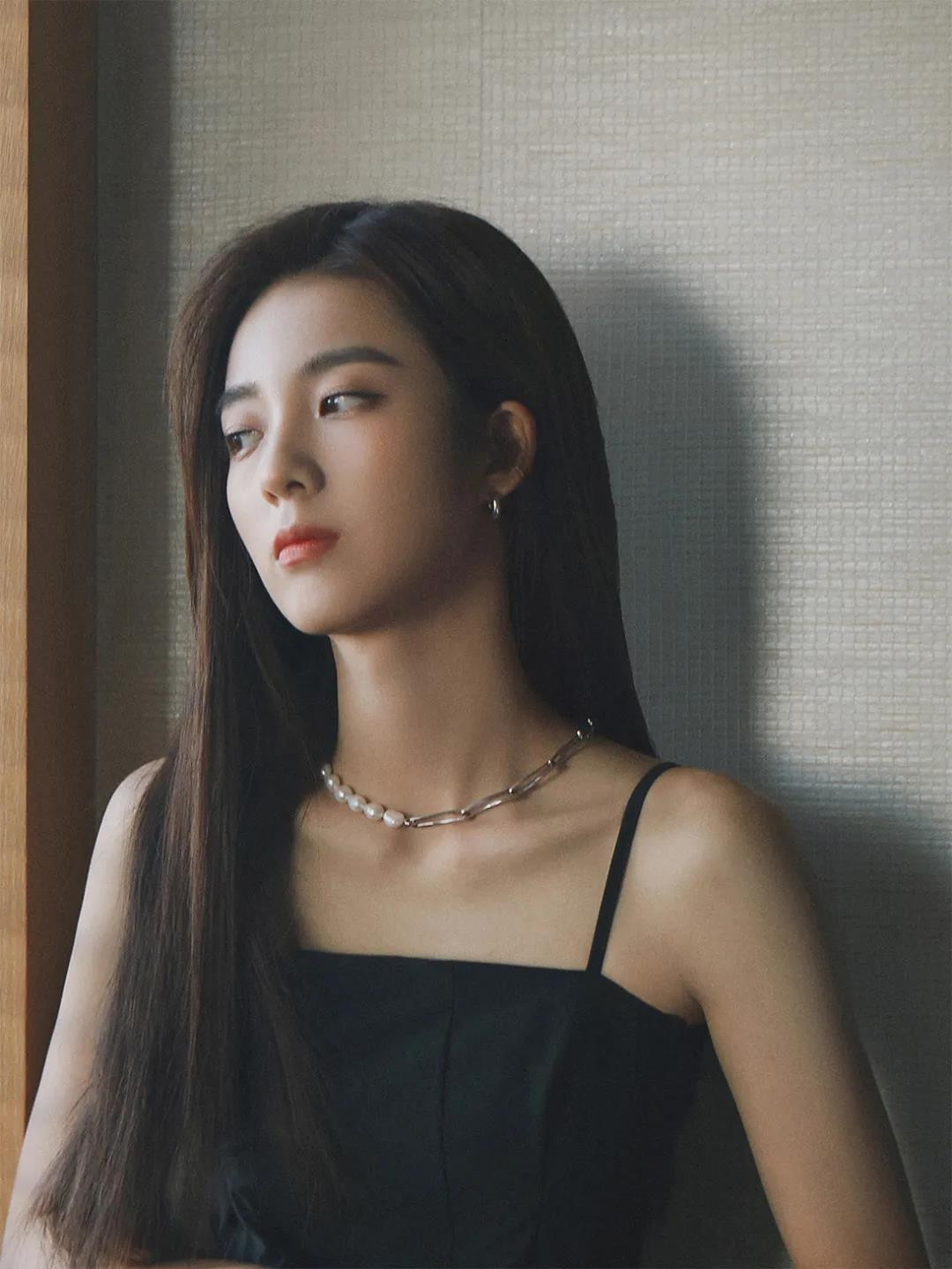 万鹏|万鹏，屏幕上的彪悍女汉子，现实生活的她，美得让人窒息