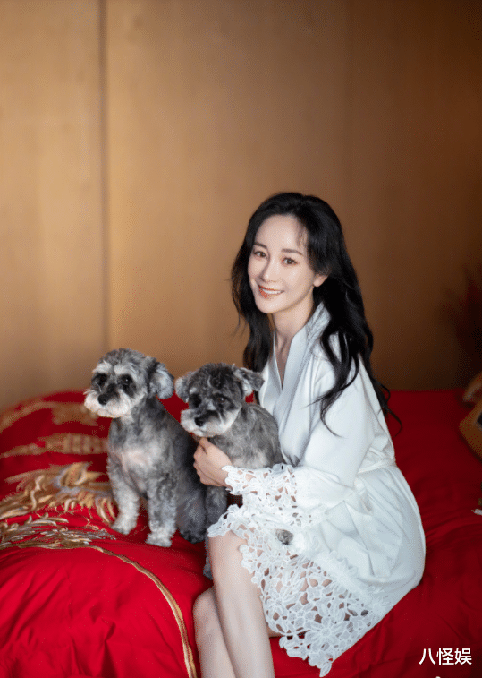 张檬|张檬金恩圣婚礼现场照曝光,俩人甜蜜亲吻,韩国婆婆开视频送祝福