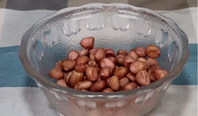 菠菜是健康绿色食物,但是很多人不会吃,补钙补铁,饭店吃不到