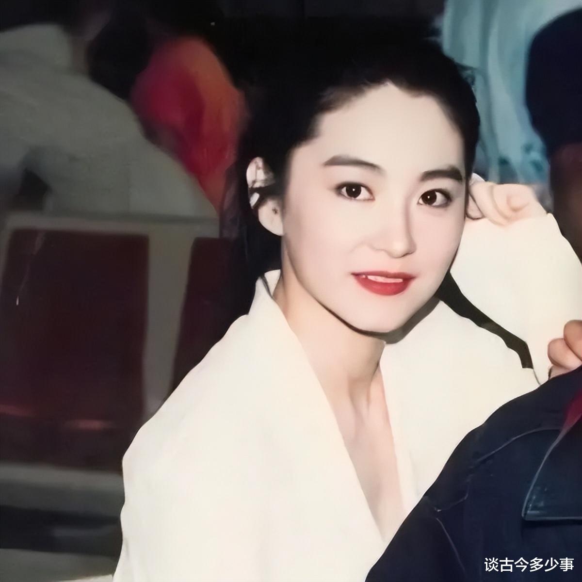 闫妮|完美避开父母高颜值基因,这6位明星的二代,个个长相一言难尽