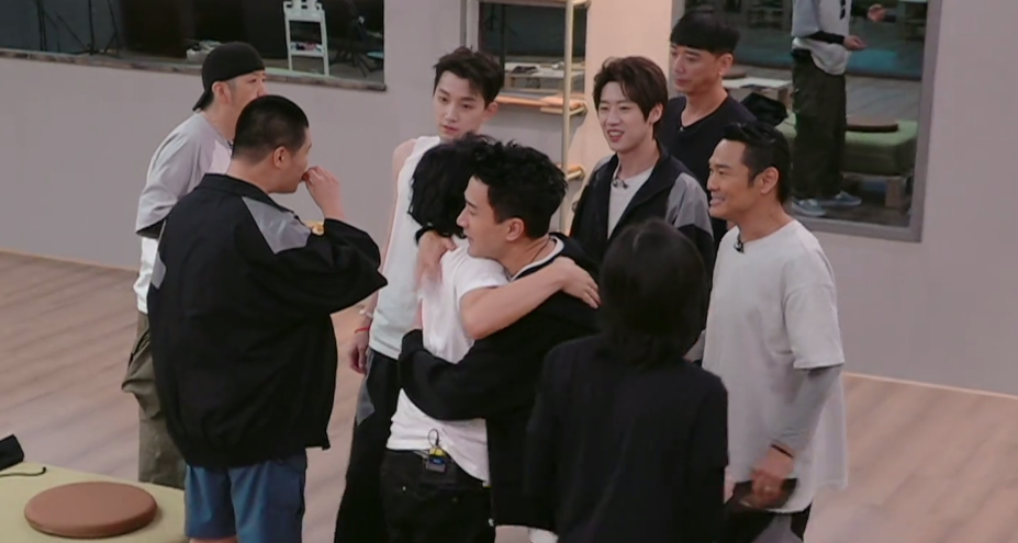 苏有朋|《披哥2》四期后,背景咖人物扎堆,哪些人是炮灰很明显