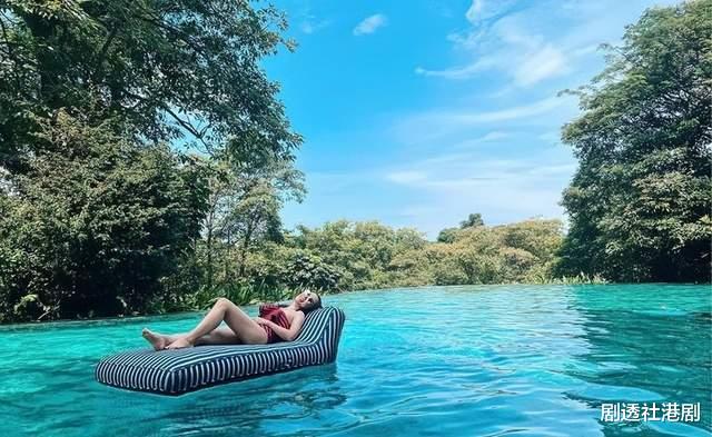 TVB|TVB知名女星出海秀好身材！长腿女神实至名归，与好友罕见撞泳装