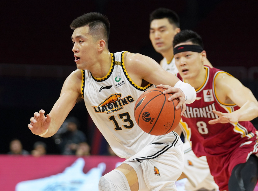 广厦|4个2比0！CBA四强出炉，辽宁力争复仇，广厦替补发威考验李春江