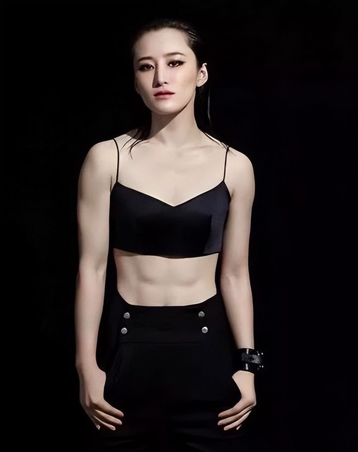 蒋璐霞|“女蛟龙”蒋璐霞：释小龙师妹，不靠颜值靠能力，网友：女版吴京