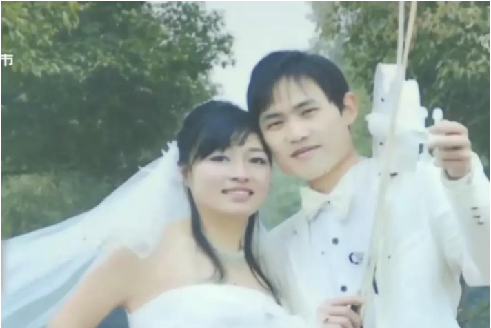 32岁女子,回娘家带孩子,丈夫每个月寄2000元生活费给她